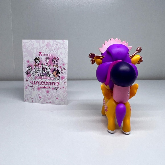 Tokidoki Cherry Blossom Series 2 | MOMOKO | Blind Box Design Toy Figure - Picture 2 of 4